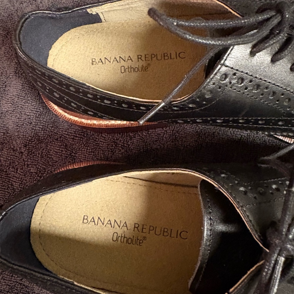 Men’s Banana Republic Black Leather Dress Shoes with Brown Welt Size 8.5 - Picture 6 of 14